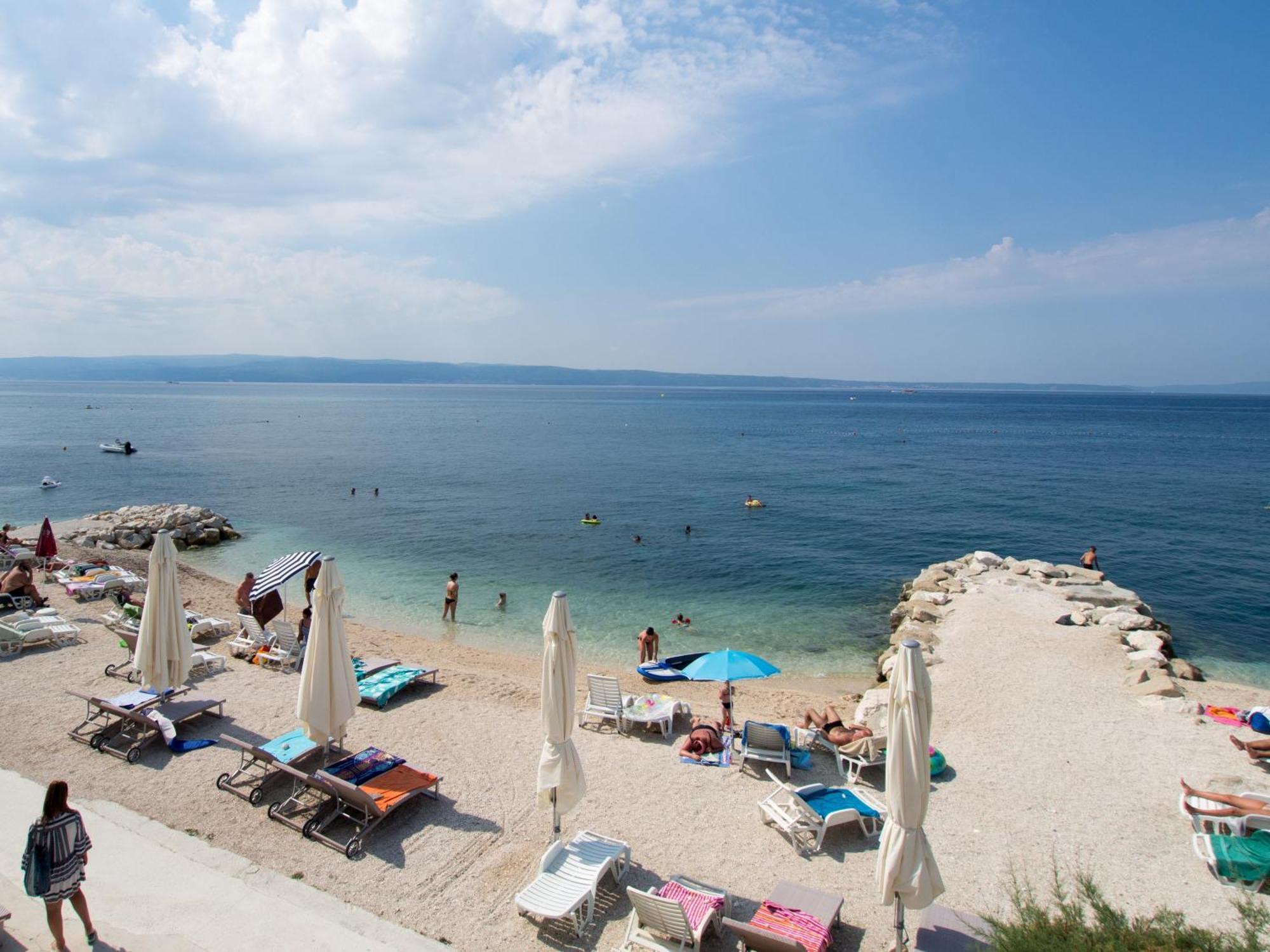 Villa Tamaris On The Beach Подстрана Екстер'єр фото